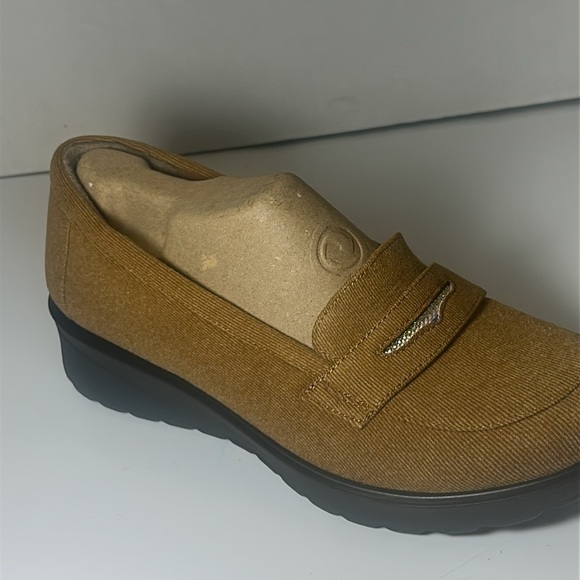 BZees For Lifestride Womens Gamma Slip-On Loafers - Medium & Wide Width - Picture 10 of 14